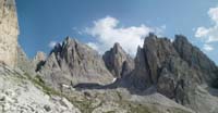 Passo dei Tocci con il Rifugio Fonda tra i Cadin de Nevaio