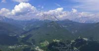 La Val Zoldana dal Belvedere. Sullo sfondo, il Pelmo 