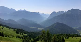 La Valle del Biois dai prati del Col Mont  