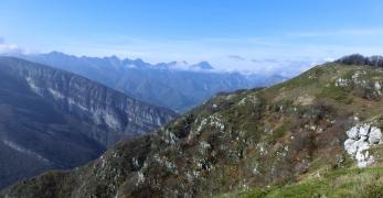 Il versante meridionale del Monte Fara