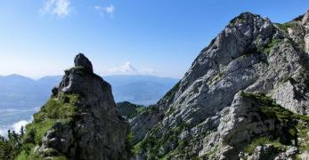 Caratteristico sperone roccioso verso la Val Belluna