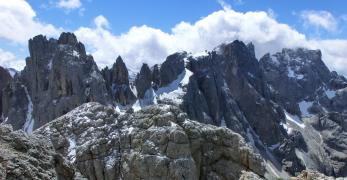 Da sx: Cima e Campanile del Focobon, Passo delle Farangole, Torre Quattro Dita, Torre Viennese, Campanile di Valgrande, Cima dei Bureloni e Cima delle Vezzana