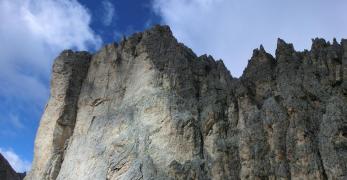 La Cima Sud dei Mugoni salendo al Passo delle Cigolade