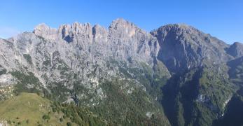 Il Gruppo dello Schiara e la Valle dell’Ardo. Da dx: Monte Pelf, Schiara, Pale del Balcon e Pala Tissi