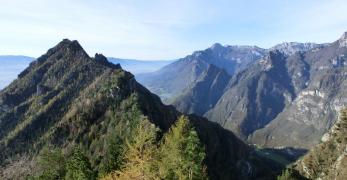 Il Monte Peron e l’imbocco della Valle del Cordevole