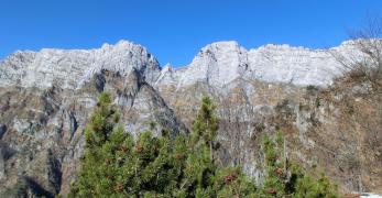 Le pareti meridionali della Catena Fratte – Resettum da Forcella d’Antracisa