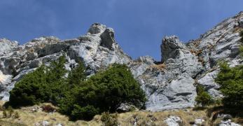 Sporgenze rocciose lungo il versante settentrionale del Monte Coppolo