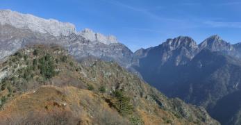 San Daniele del Monte, la Cresta del Monte Resettum, i Monti Corta e Castello dal Monte Lupo